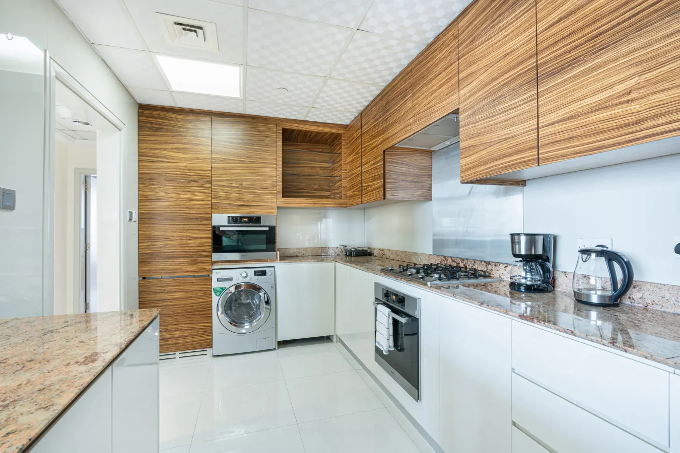 Elegant Home on 64th Floor w/ Stunning Palm Views 9