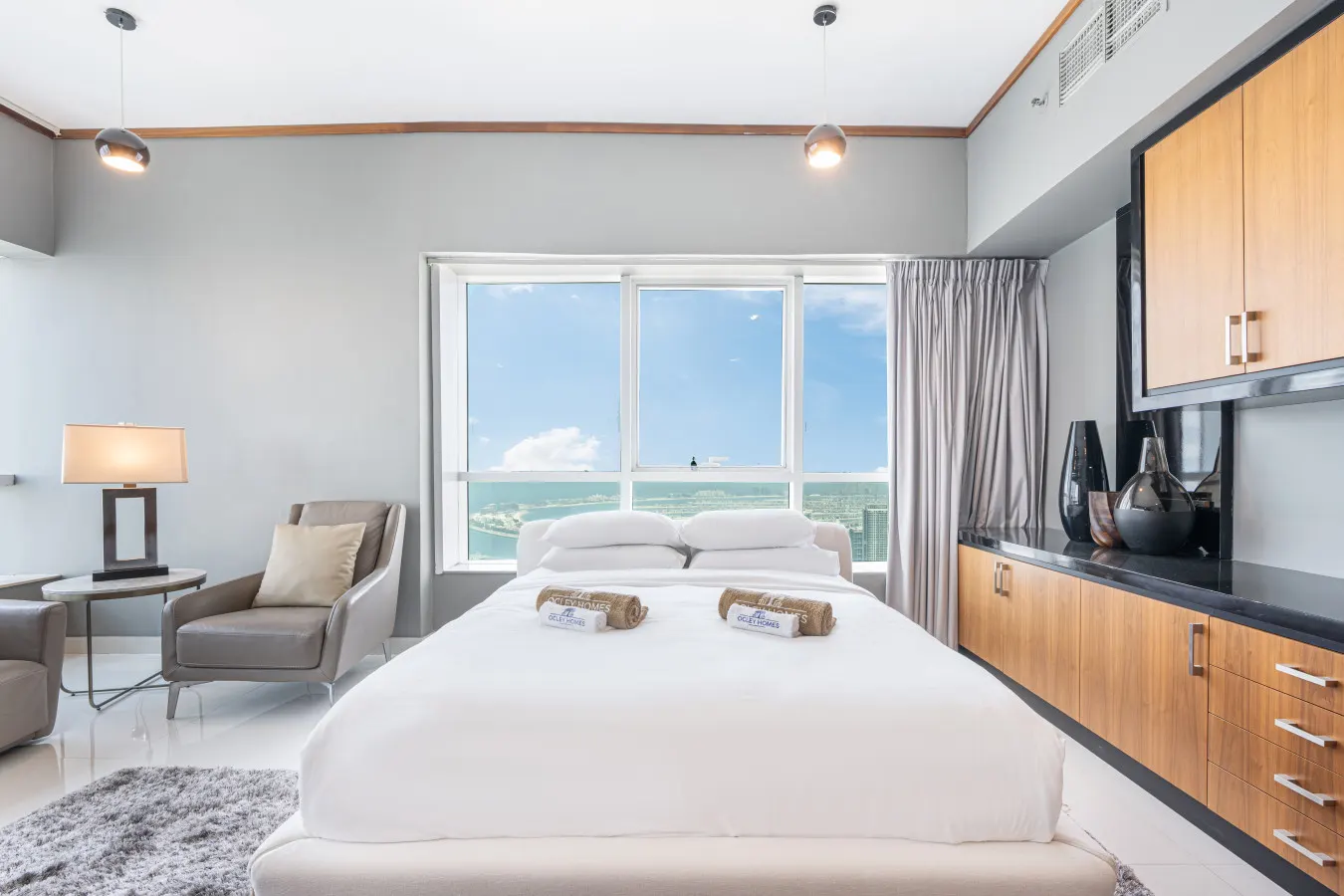 Elegant Home on 64th Floor w/ Stunning Palm Views 11