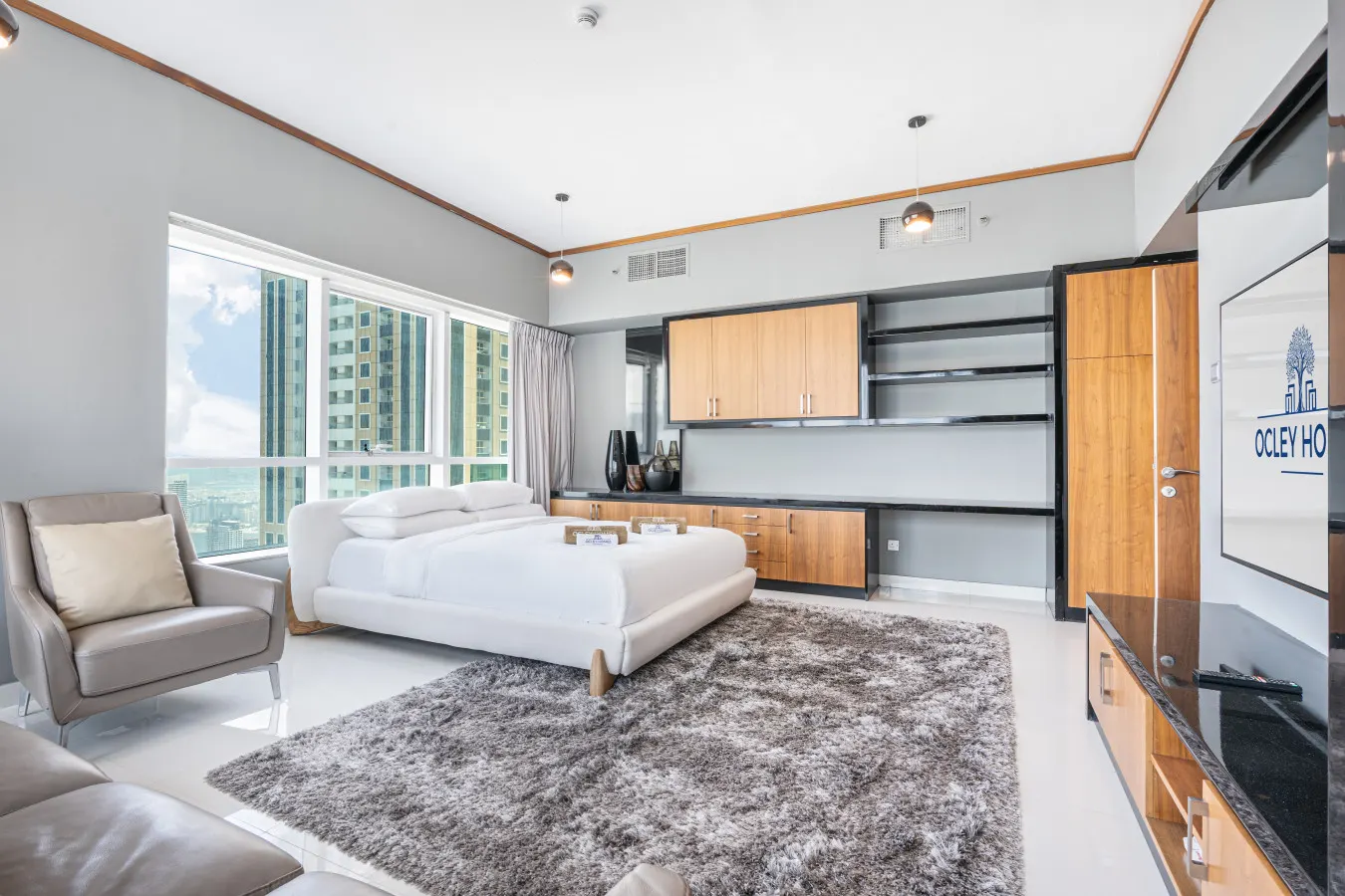 Elegant Home on 64th Floor w/ Stunning Palm Views 12