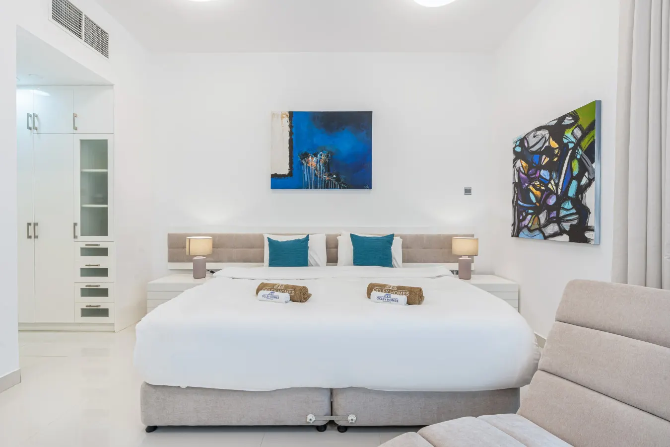 Elegant Home on 64th Floor w/ Stunning Palm Views 16