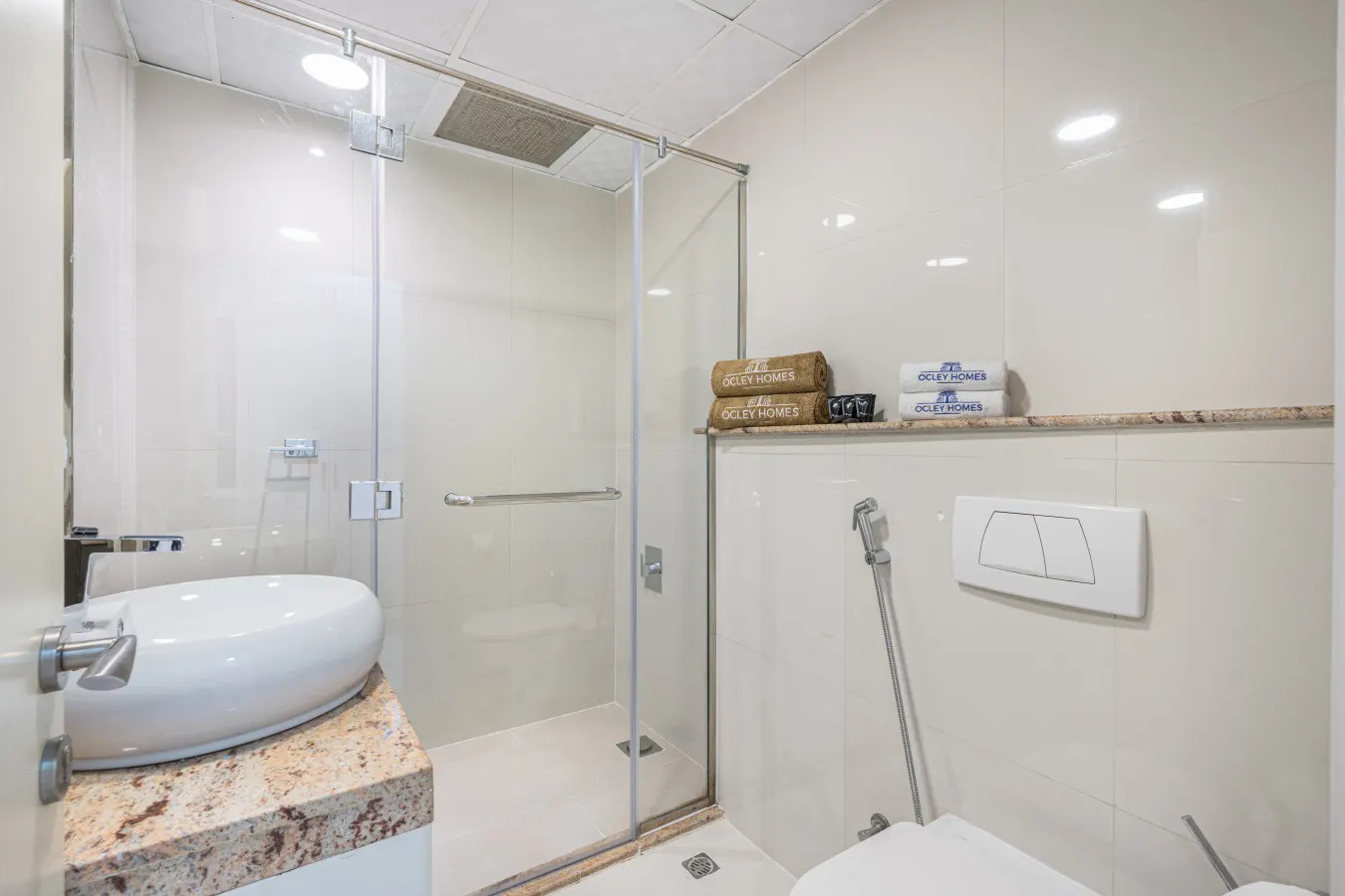 Elegant Home on 64th Floor w/ Stunning Palm Views 17