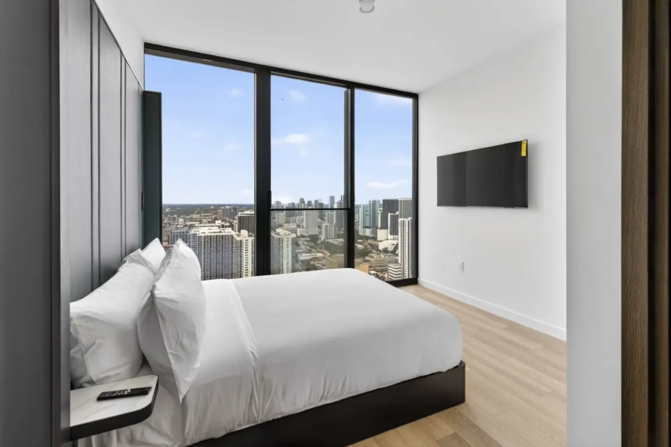 2BR Miami Luxury Suite in Condo w/Resort Amenities 9