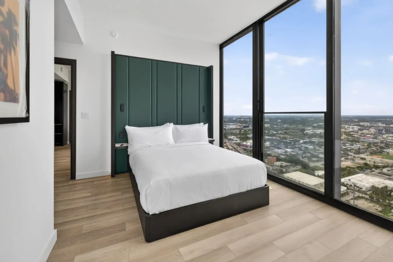 2BR Miami Luxury Suite in Condo w/Resort Amenities 11