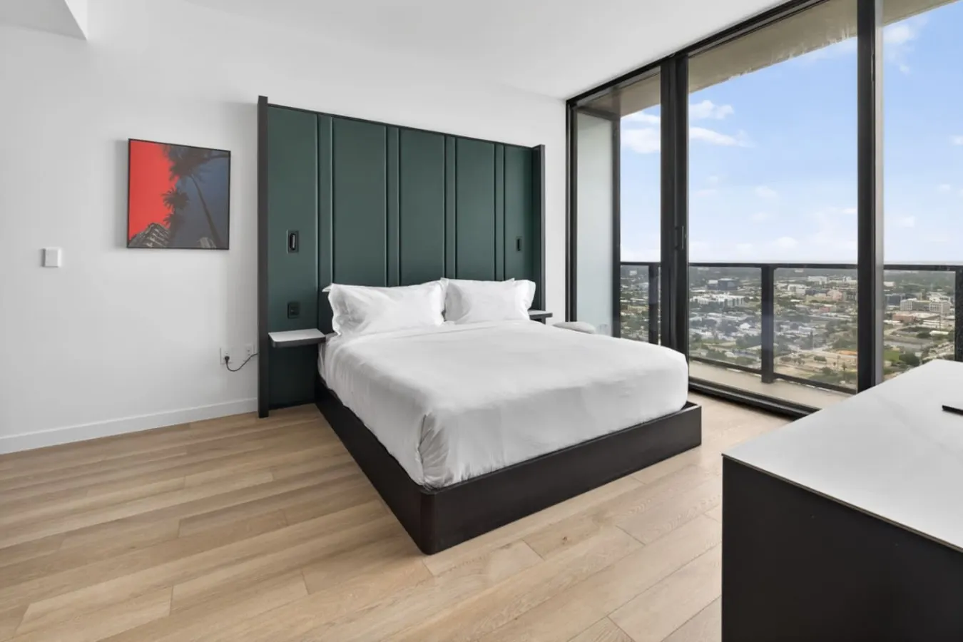 2BR Miami Luxury Suite in Condo w/Resort Amenities 13