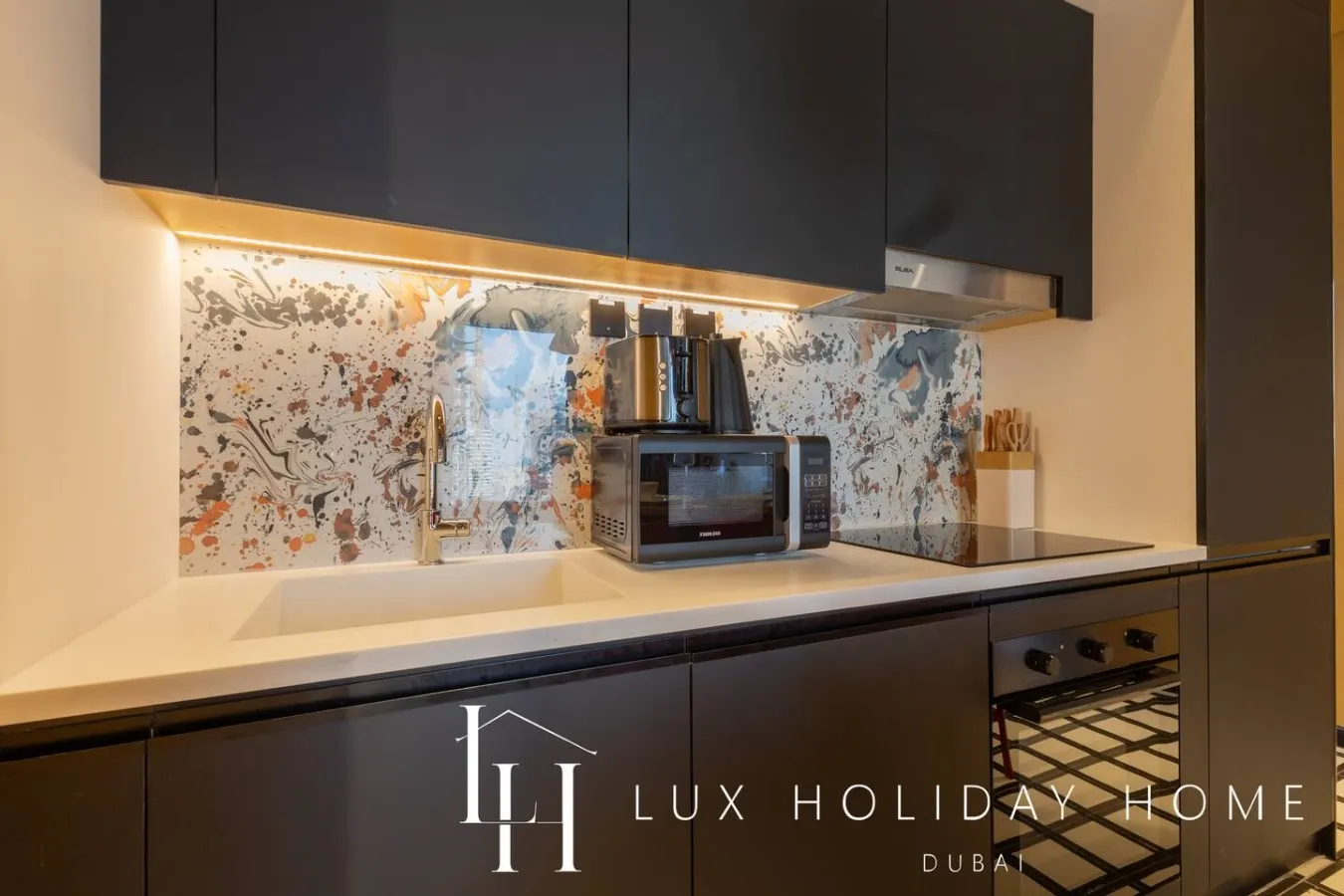 LUX The Five Star Modern Studio 2 10