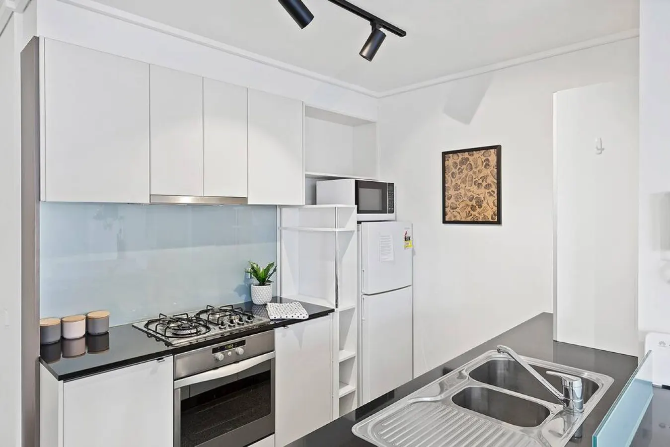 Amy: 2 Bed, 2 Bath Apartment 12