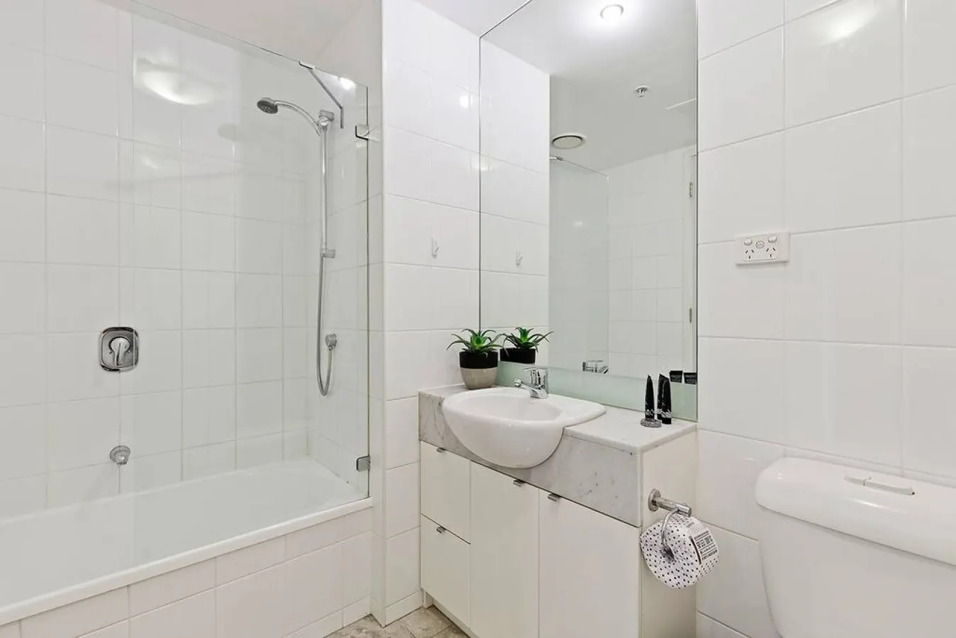 Amy: 2 Bed, 2 Bath Apartment 13