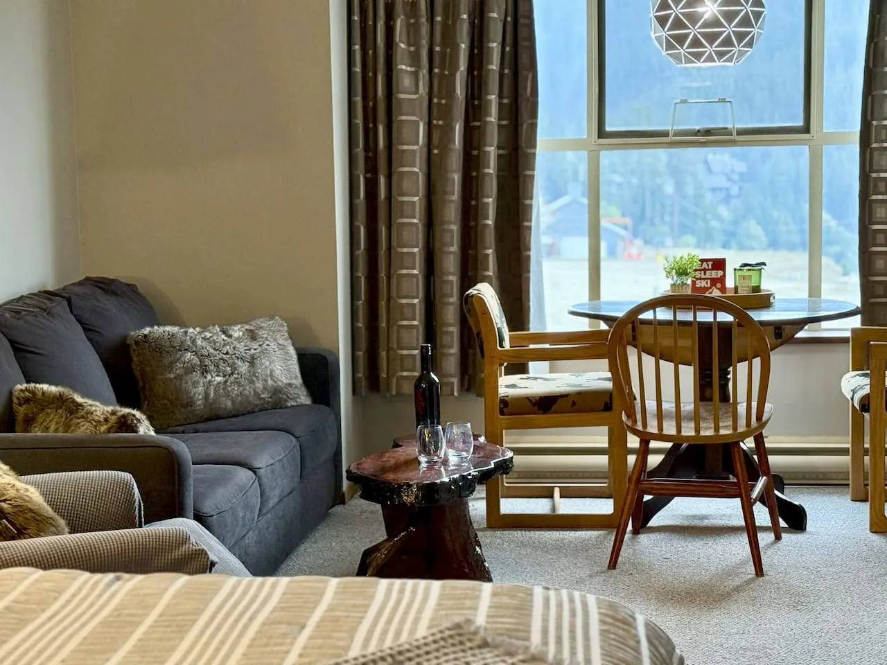 Apex Mountain - Black Diamond Inn Reg#PM954799556