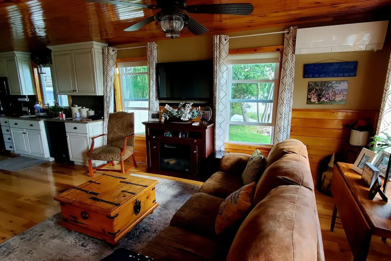 Cozy Cottage 12