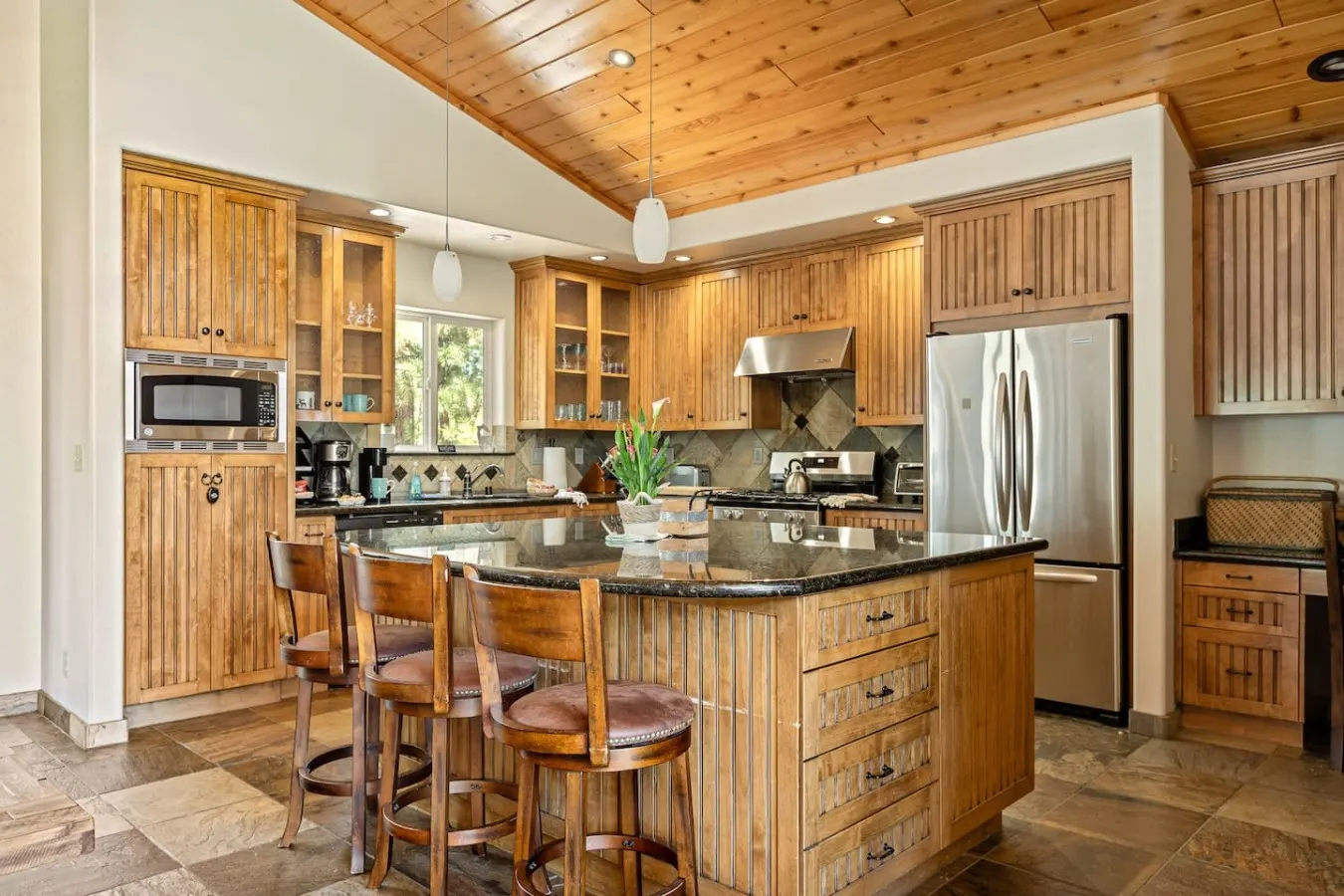 Snowboard Shores - Walk to Lake, MTN Views & Games 9