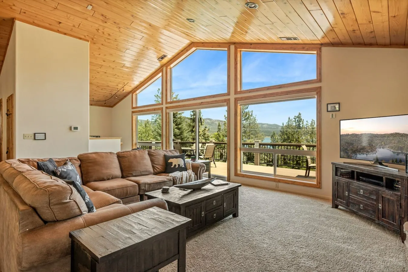 Snowboard Shores - Walk to Lake, MTN Views & Games 12