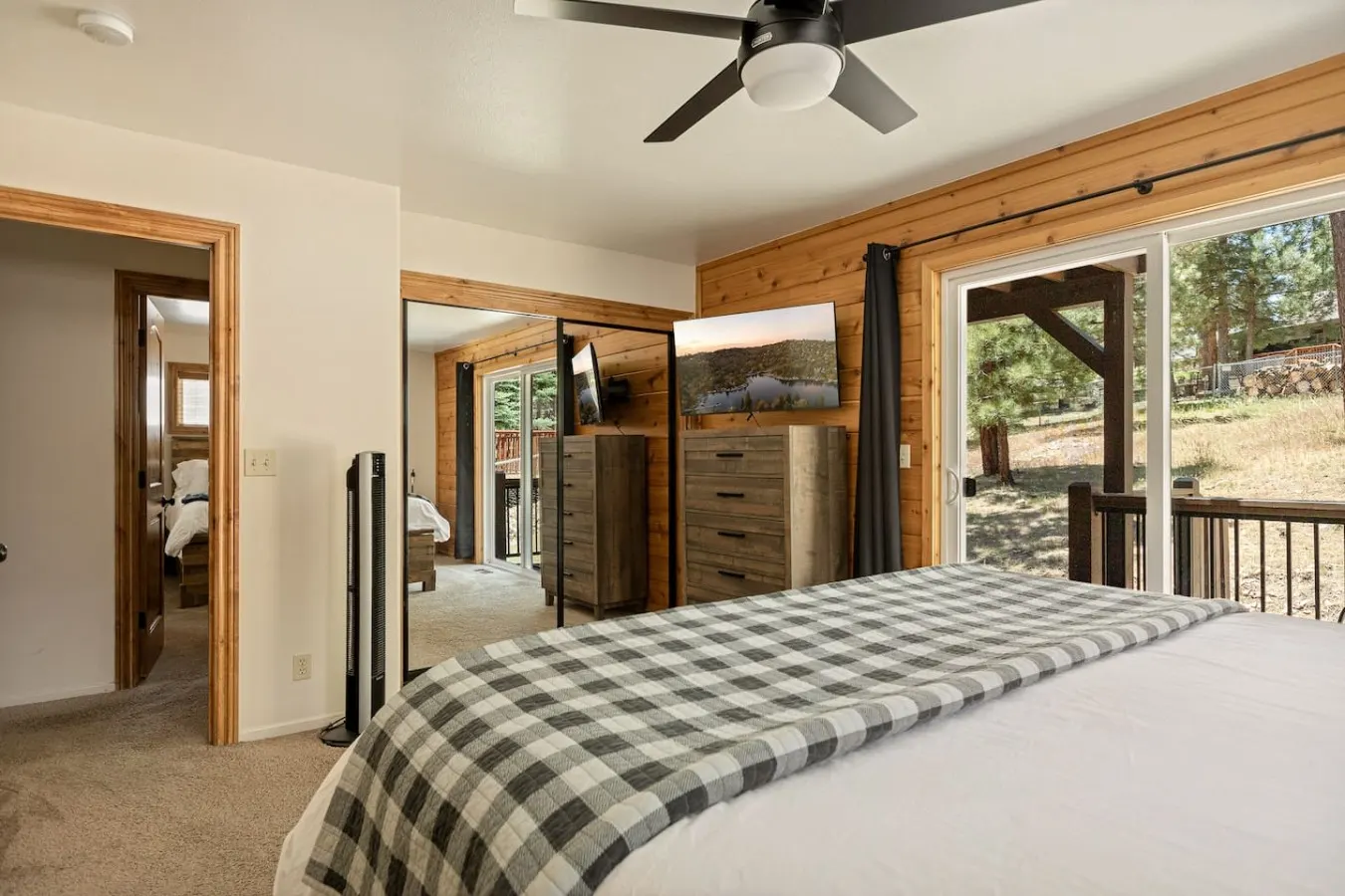 Snowboard Shores - Walk to Lake, MTN Views & Games 19