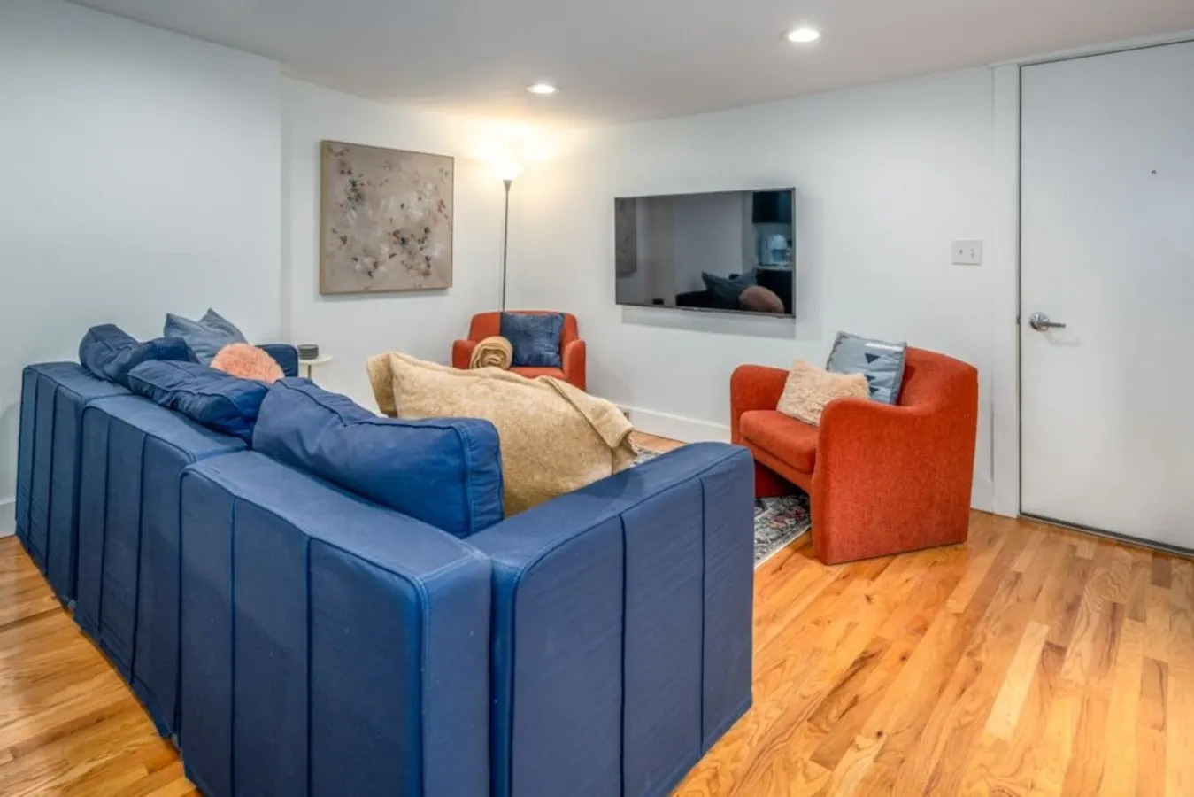 Centrally Located, Private Unit! 20
