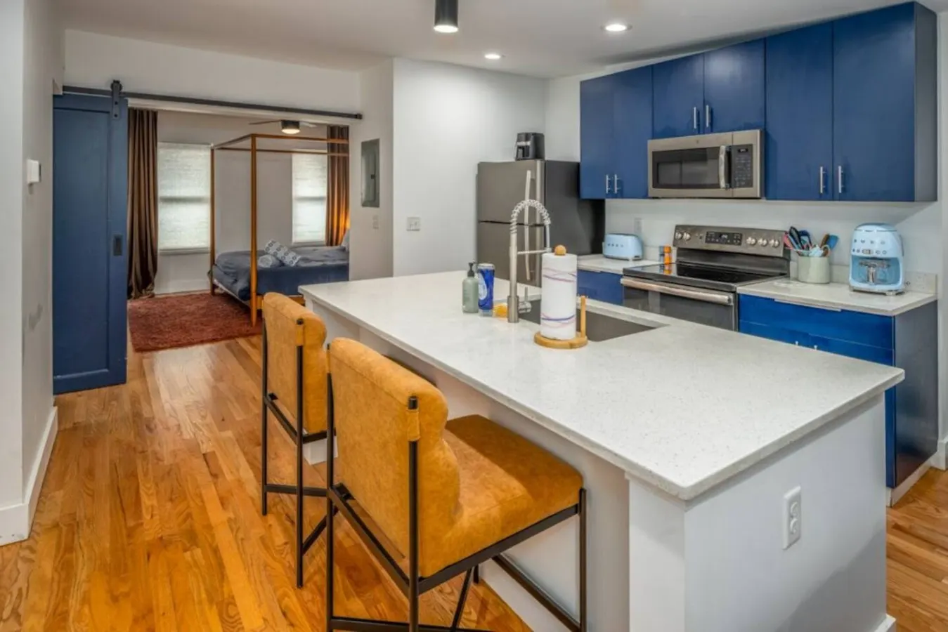 Centrally Located, Private Unit! 7