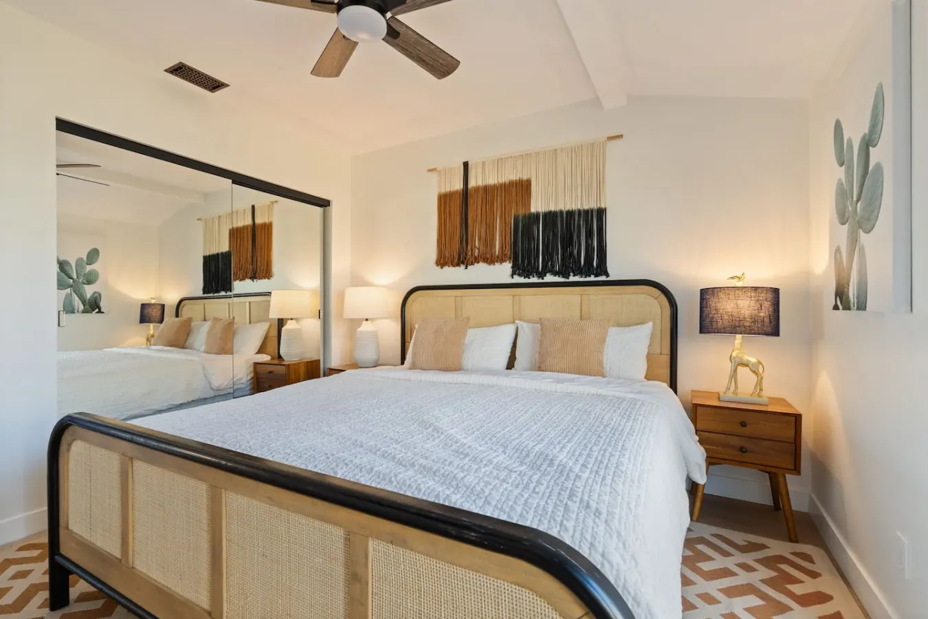 2BR+2BA Hot Tub, Sauna, BBQ, Free Parking! 15