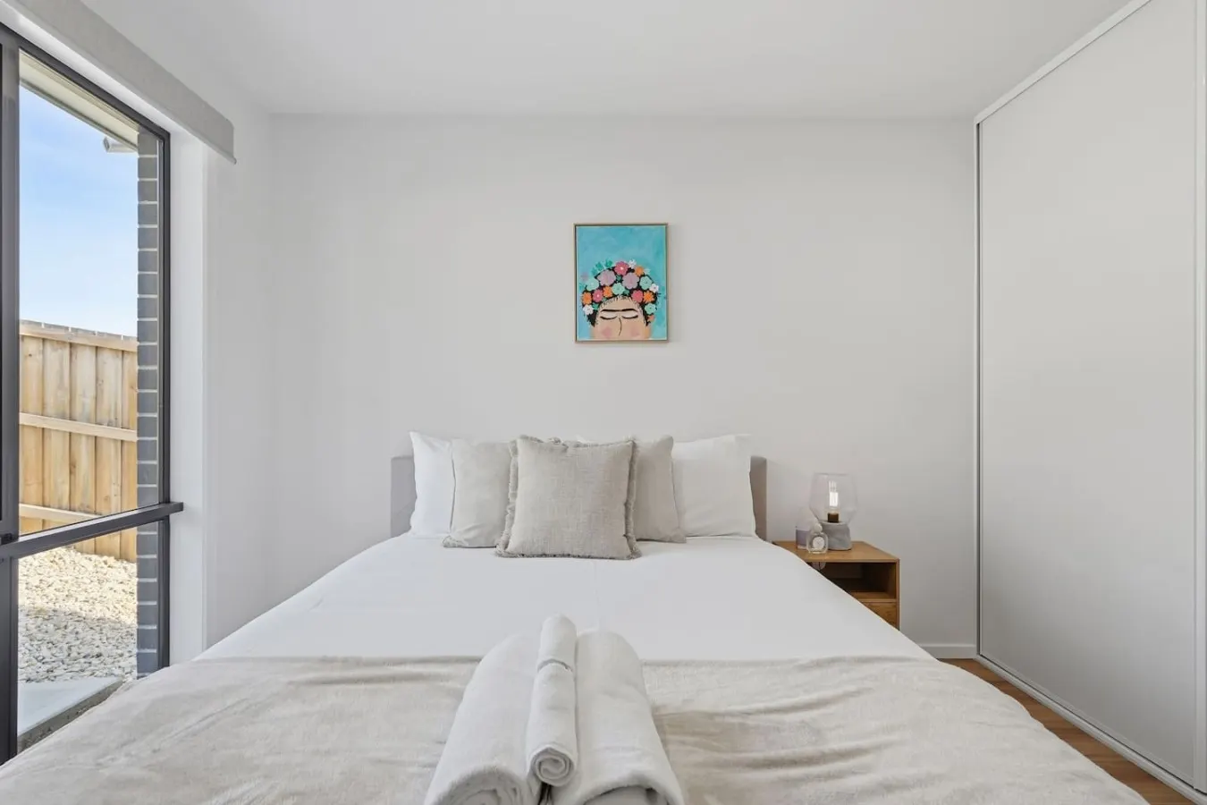 New 3-Bed Home, Sunny Deck & BBQ, 15 min to Hobart 10