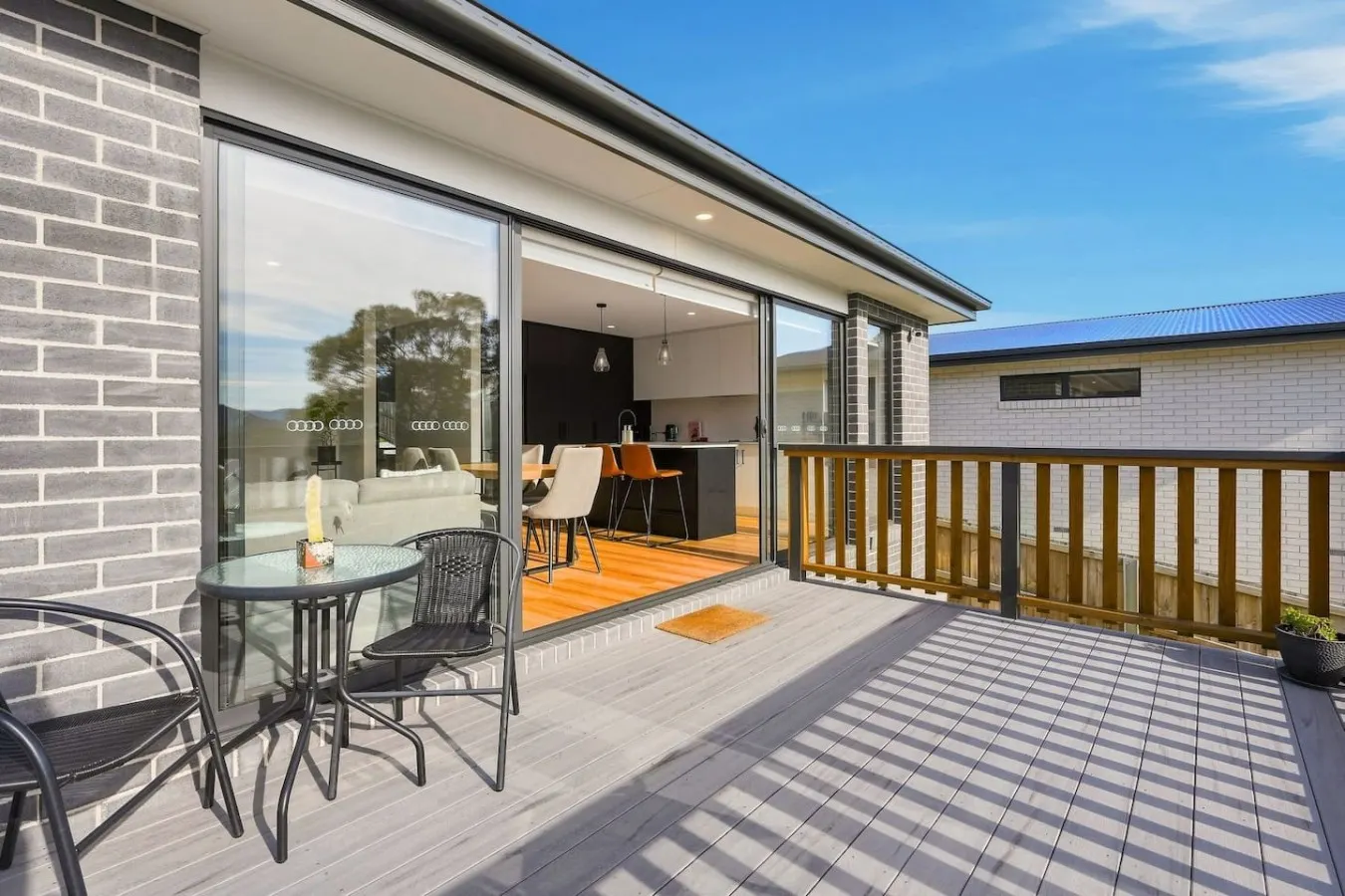New 3-Bed Home, Sunny Deck & BBQ, 15 min to Hobart 19