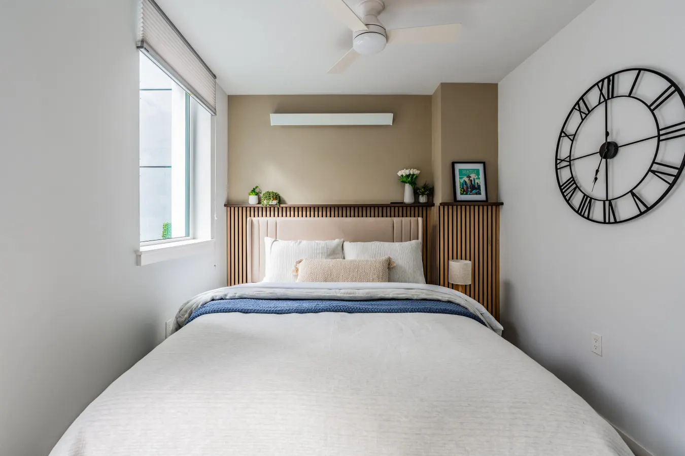 Queen Anne Apartment- Spacious, Walkable, Rooftop Views