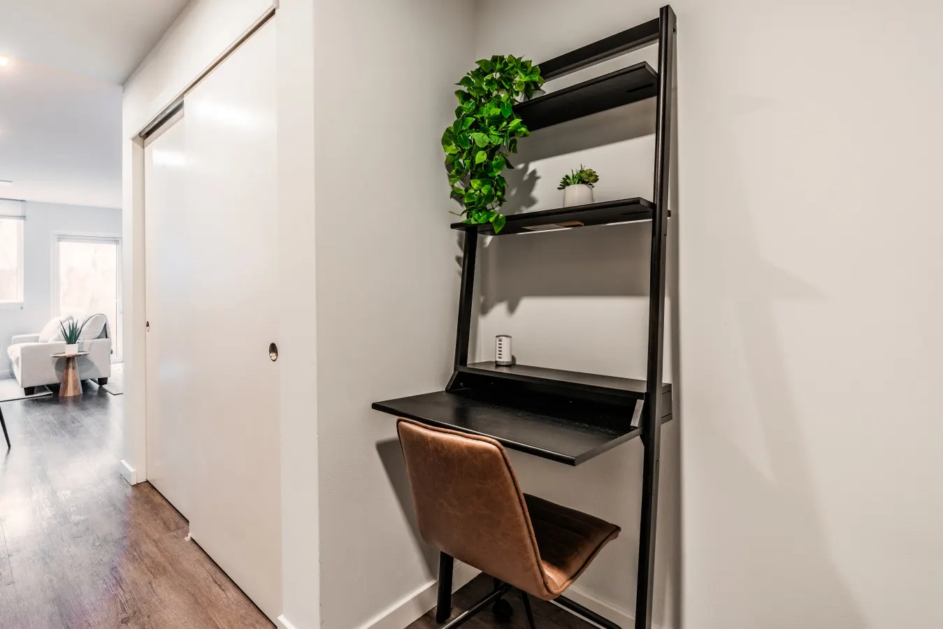 Queen Anne Apartment- Spacious, Walkable, Rooftop Views 9