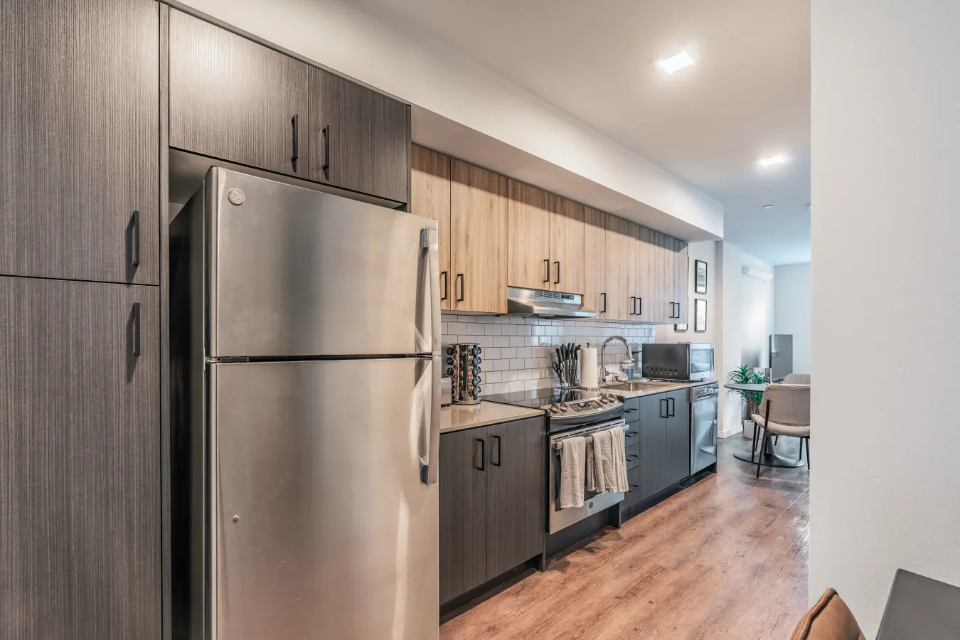 Queen Anne Apartment- Spacious, Walkable, Rooftop Views 15
