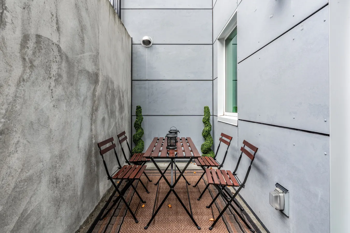 Queen Anne Apartment- Spacious, Walkable, Rooftop Views 17