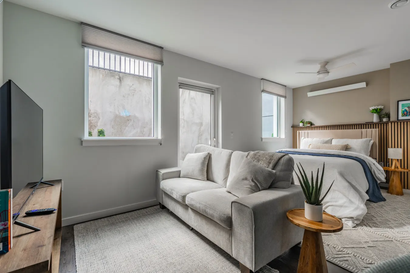 Queen Anne Apartment- Spacious, Walkable, Rooftop Views 5