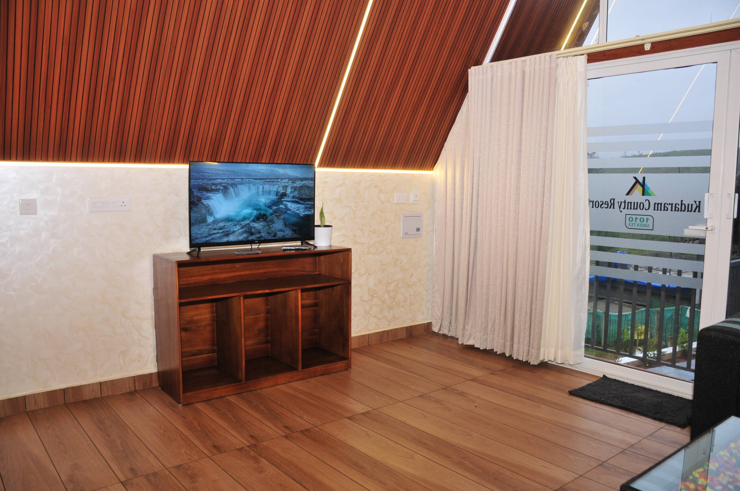 Kudaram County Resort 12