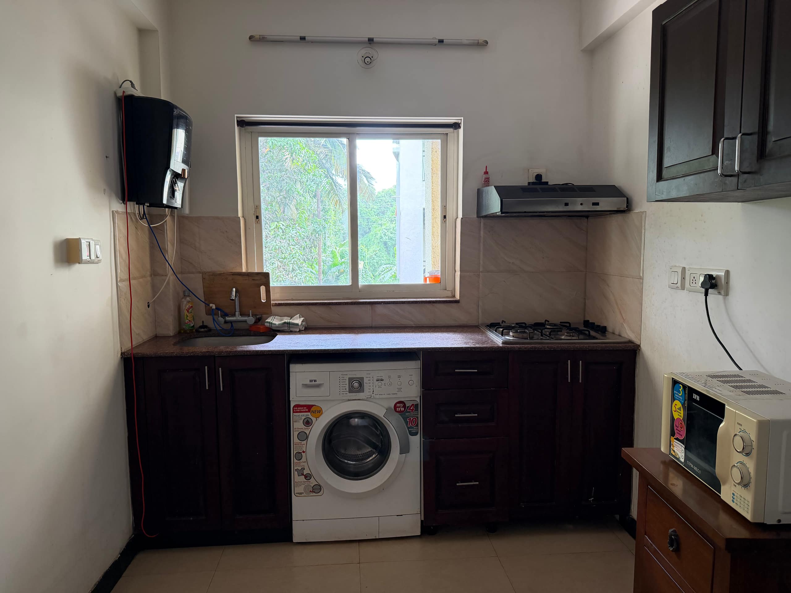 Cozy 1BHK with 2 Balcony in Siolim 10