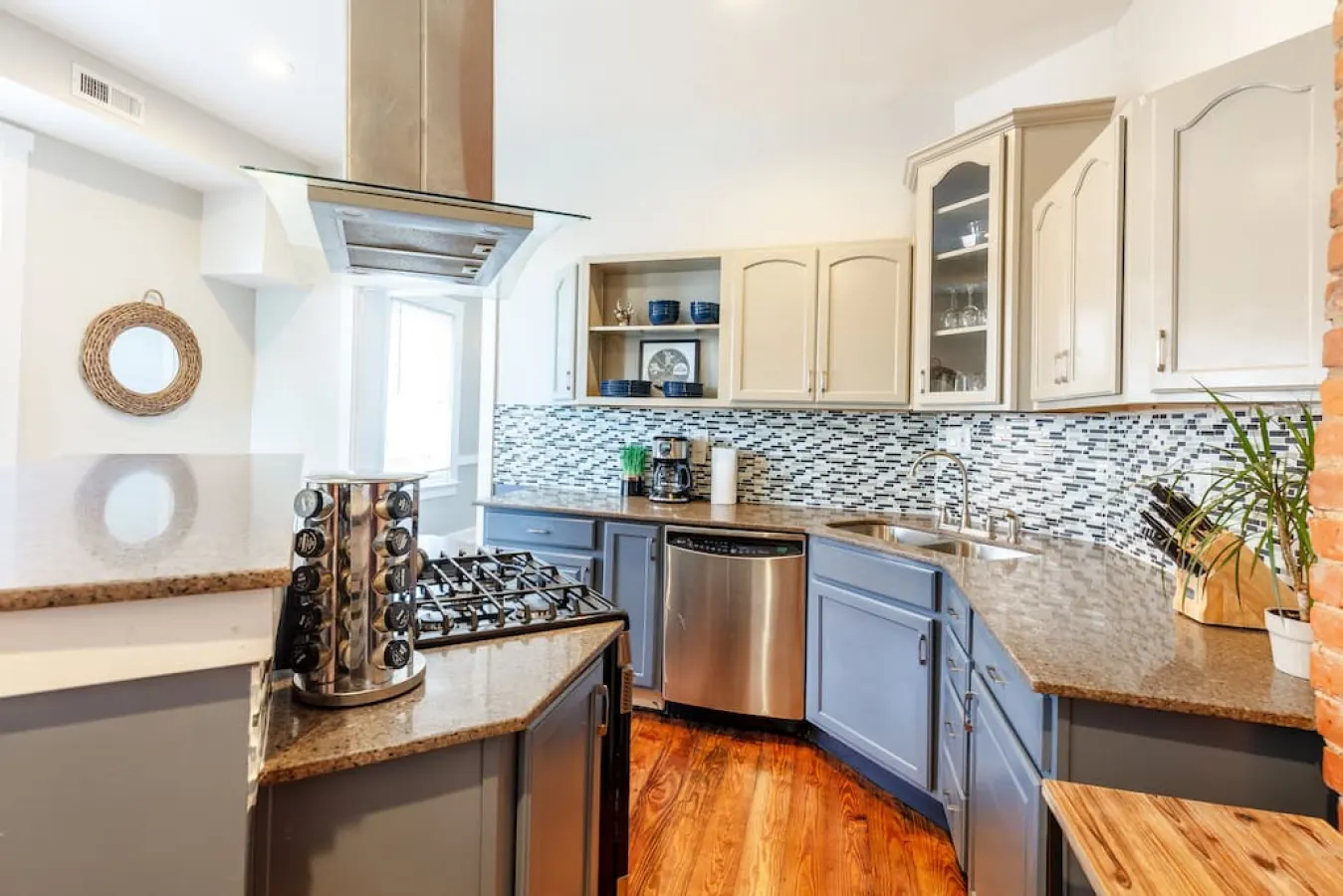 OTR Penthouse: Walk Everywhere & FREE Parking — foto 2