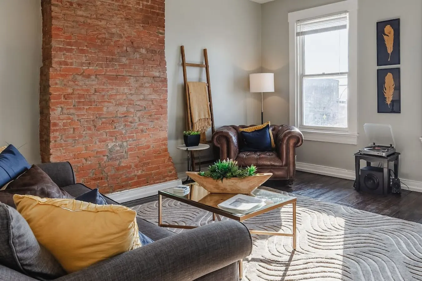 OTR Penthouse: Walk Everywhere & FREE Parking 9