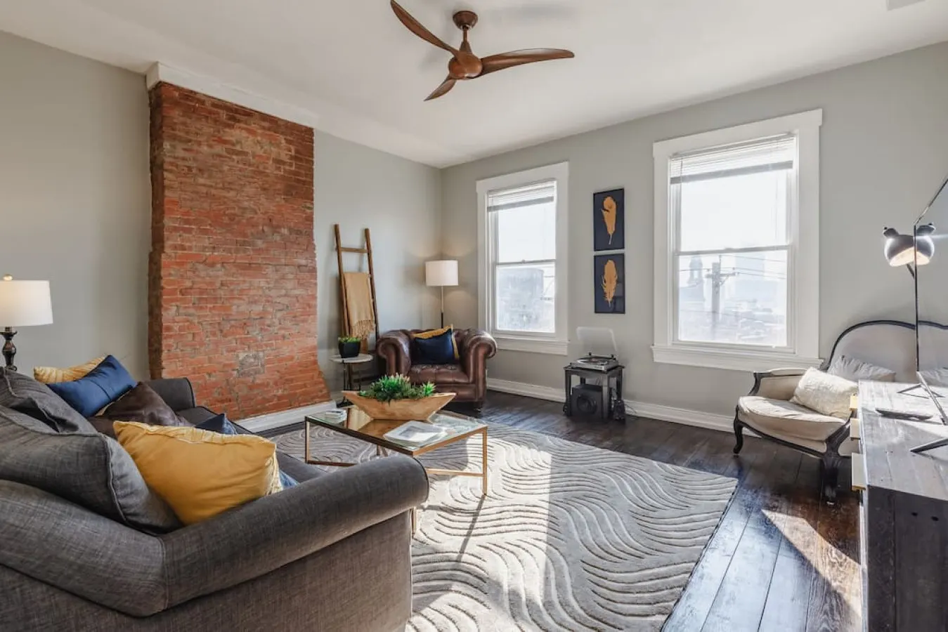 OTR Penthouse: Walk Everywhere & FREE Parking 13