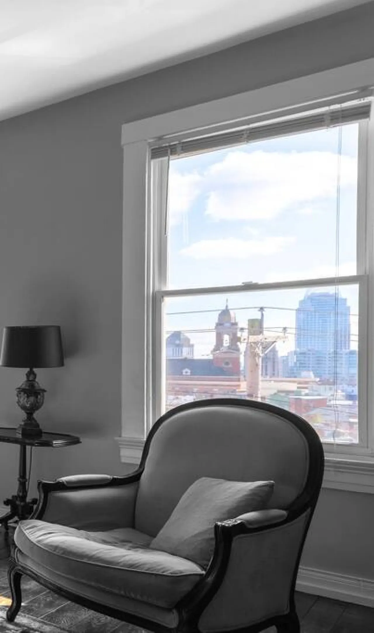 OTR Penthouse: Walk Everywhere & FREE Parking 18