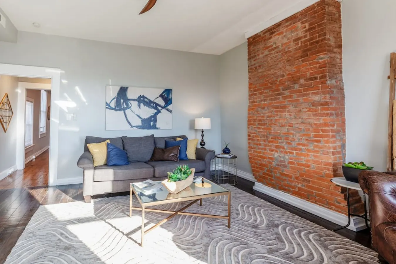 OTR Penthouse: Walk Everywhere & FREE Parking 8