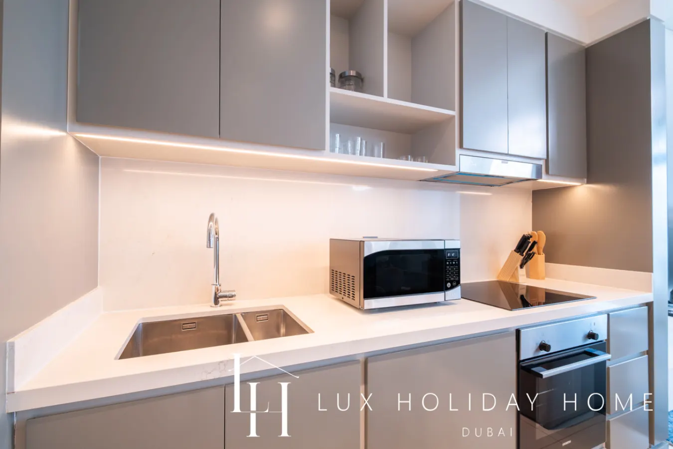 LUX The Luxury Sunrise Beachfront Suite 2 16