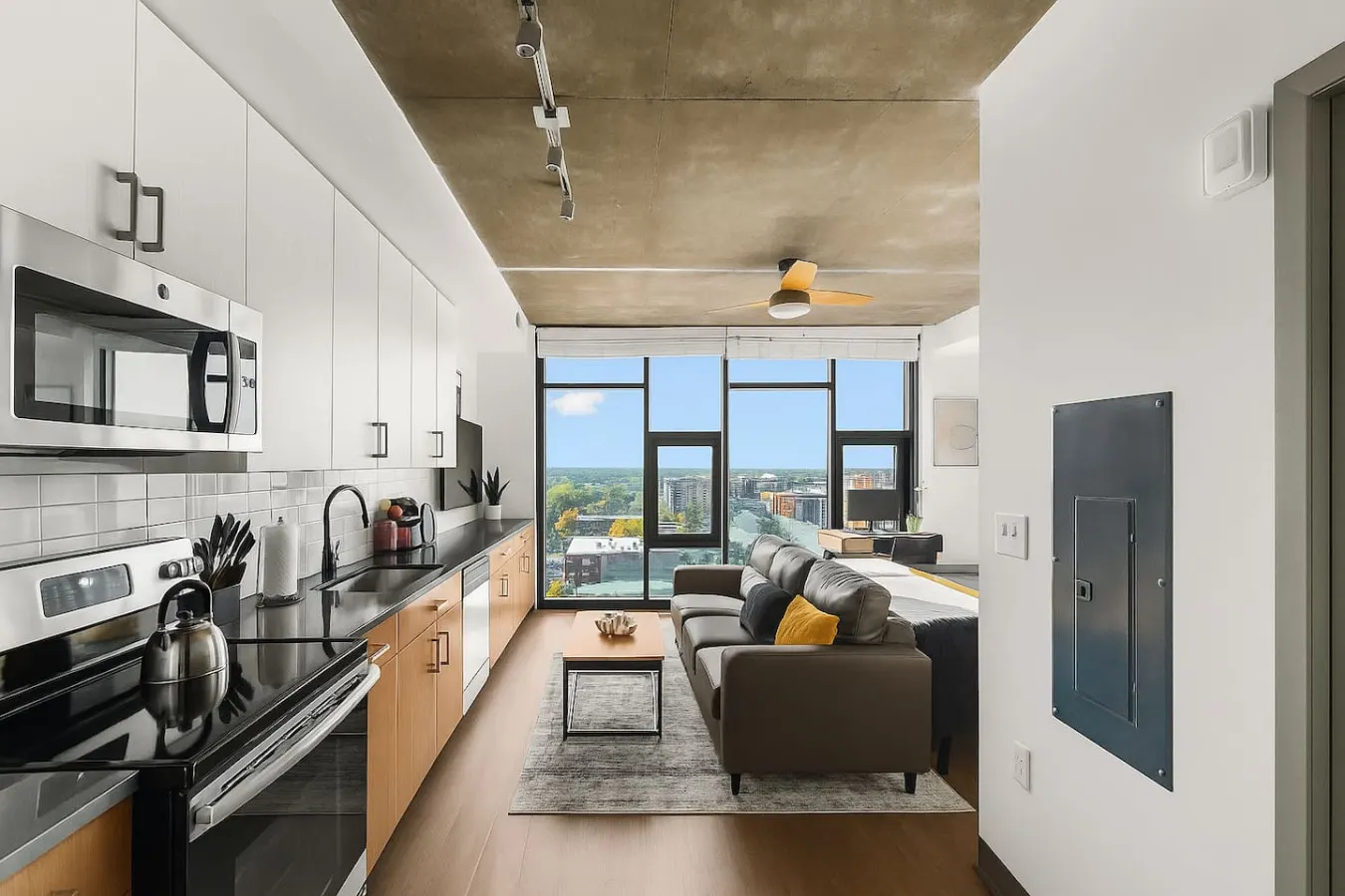 Bright + Airy Studio | Perfect City Escape 8 — foto 4