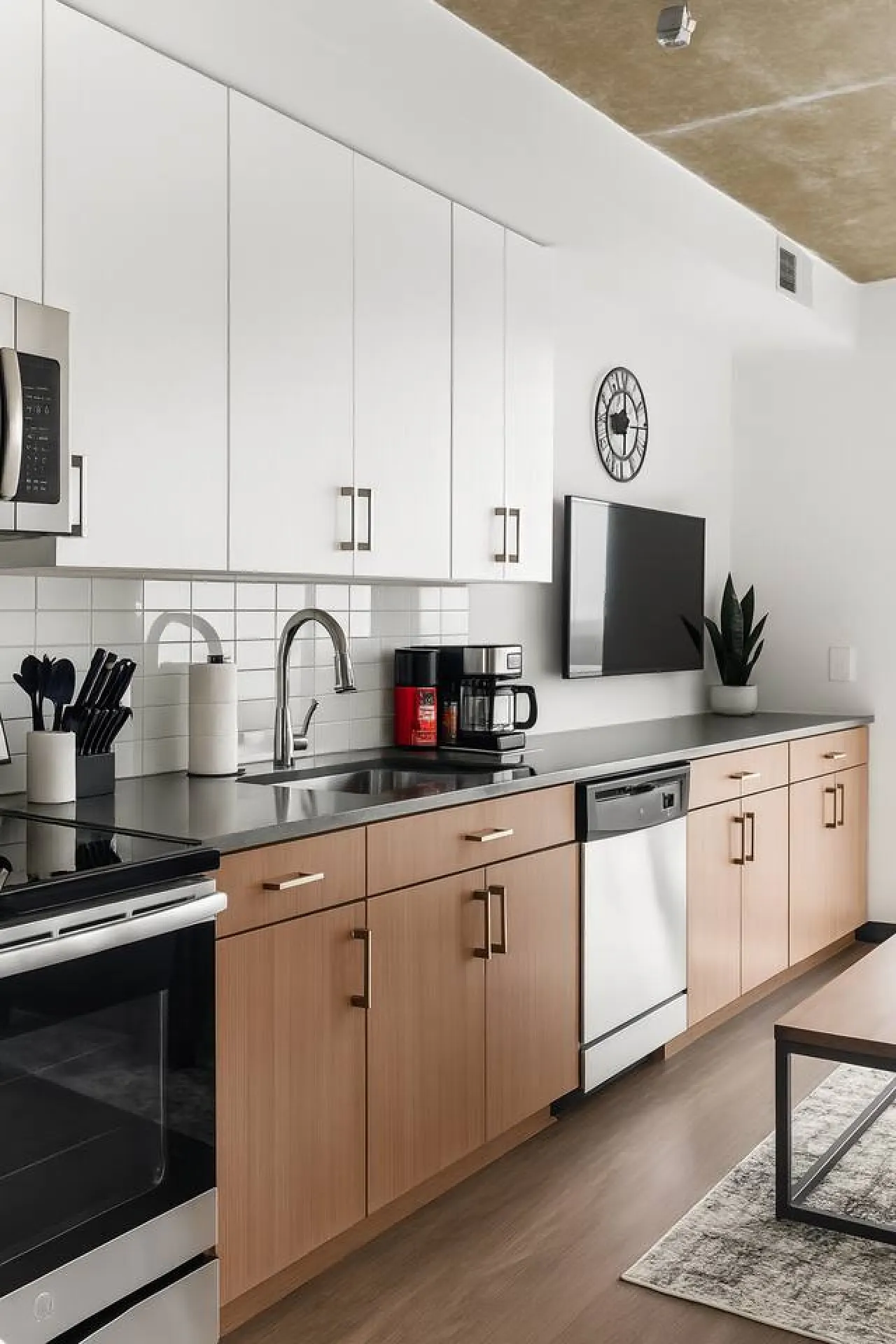 Bright + Airy Studio Perfect City Escape 8 8