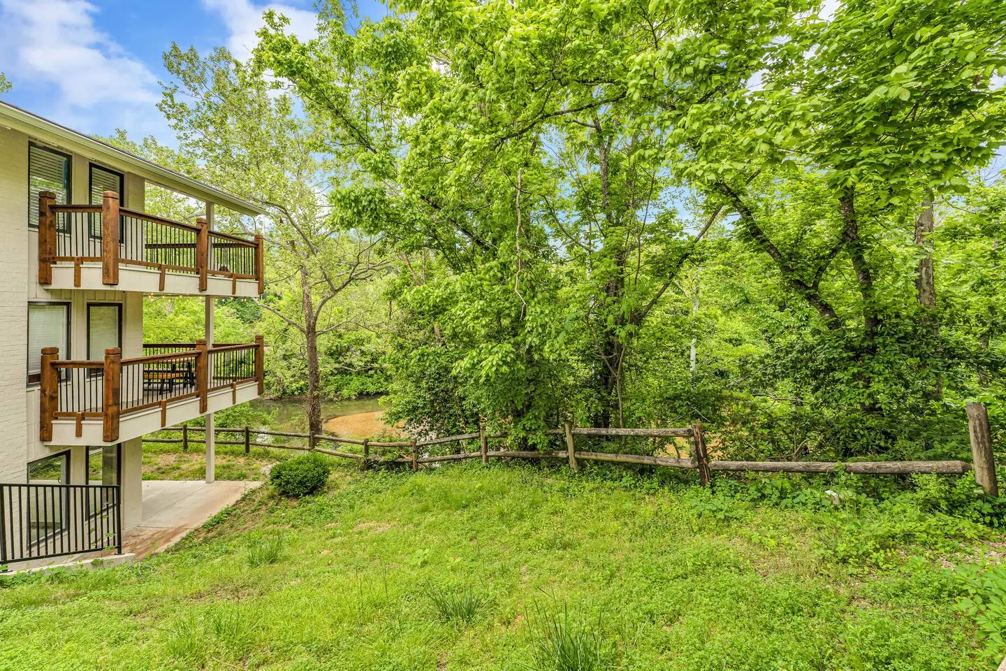 Roark Valley Resort J1 - Luxury Creekside, Pools & View! 16