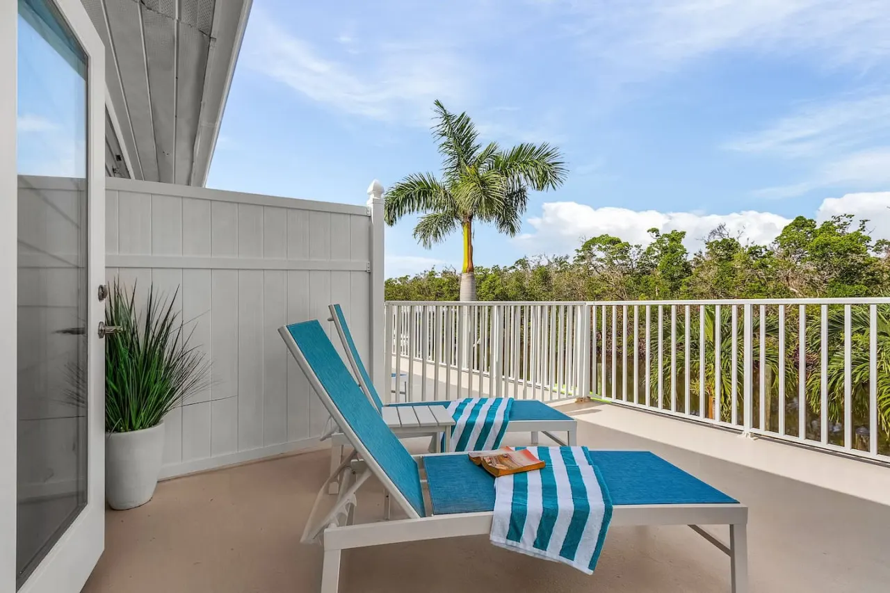 Blue Shore Beach Escape * beach, pool & relaxation 17