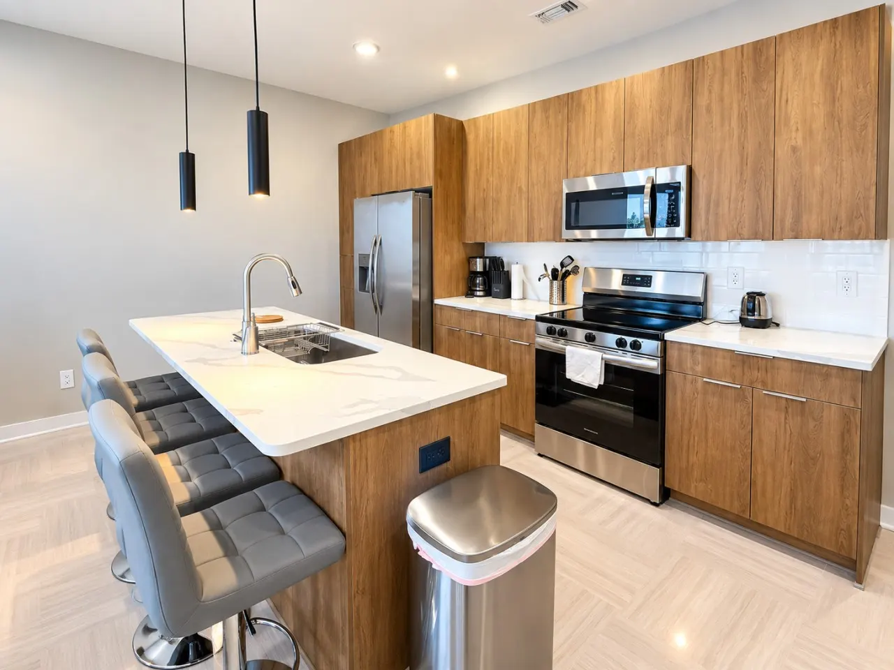 City Lights Haven 2 Queen 2BR 15