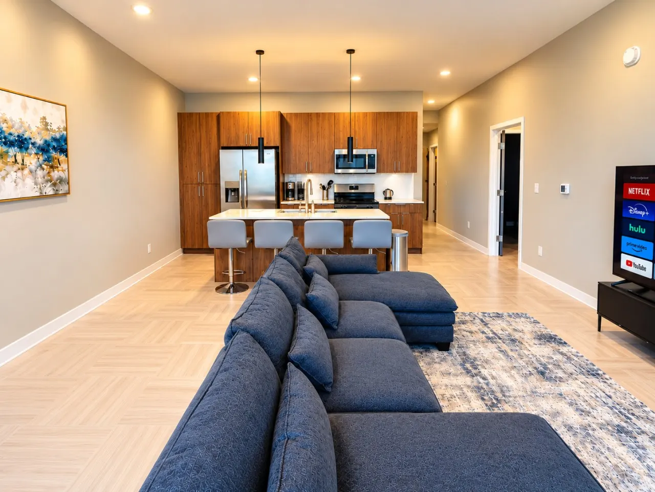City Lights Haven | 2 Queen 2BR — photo 4