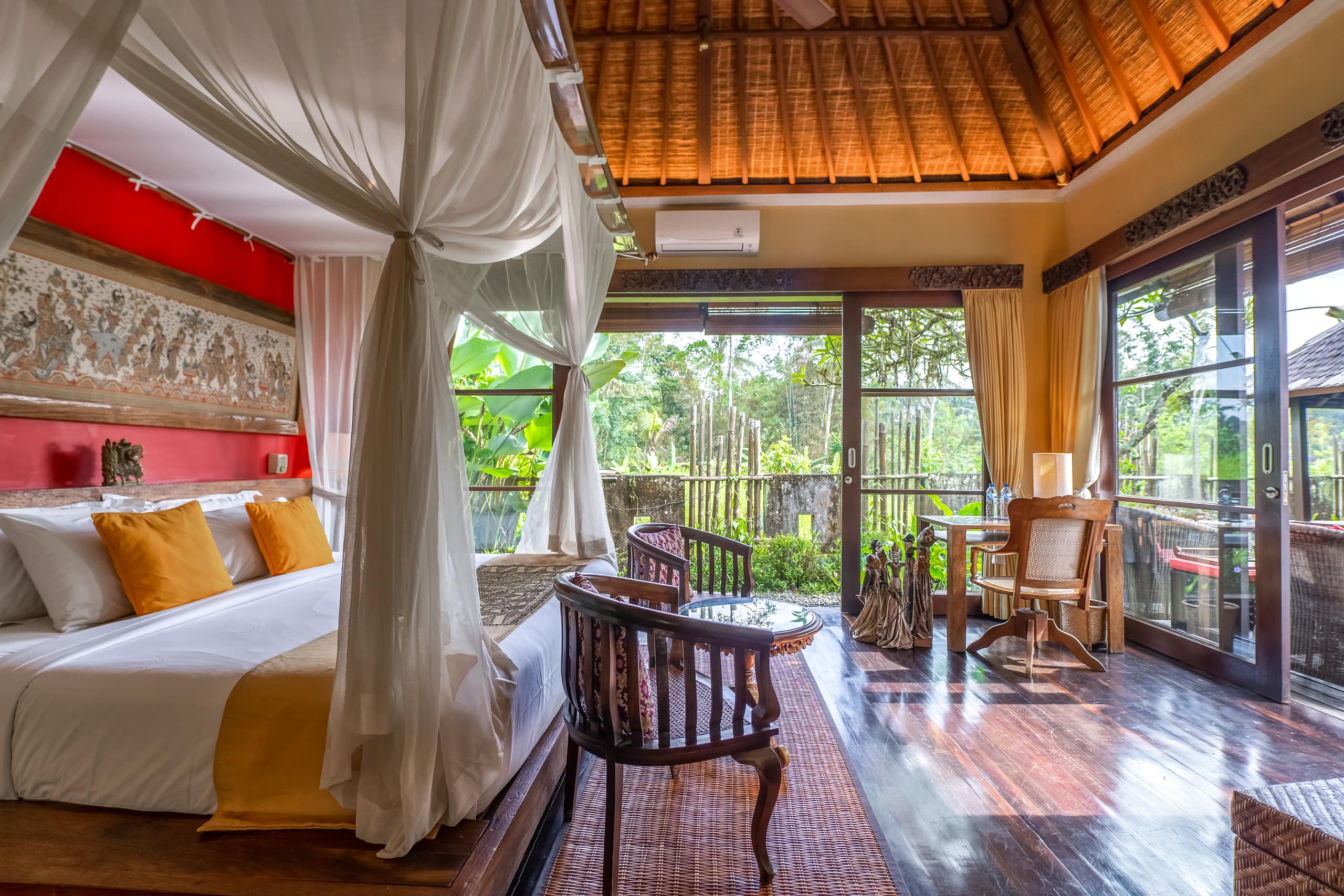 Lush Garden 4BR Luxury Villa • Epic Views — photo 5