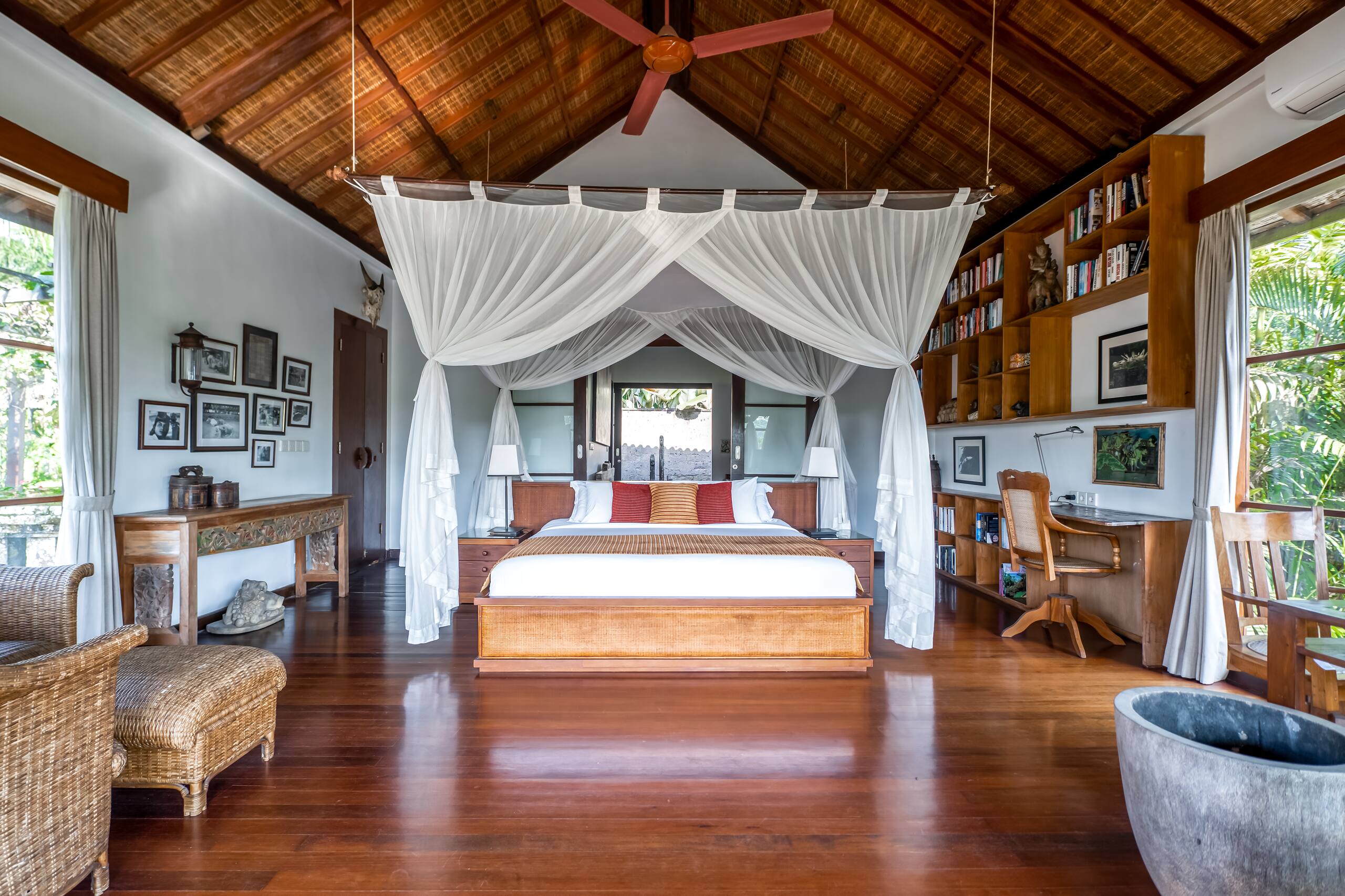 Lush Garden 4BR Luxury Villa • Epic Views 6