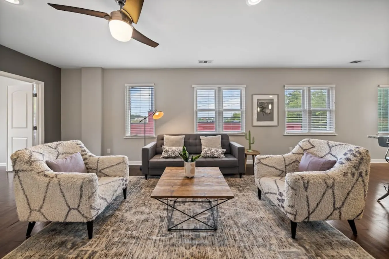 Classy 2BR Condo Near City Centre | OTR, UC, Zoo