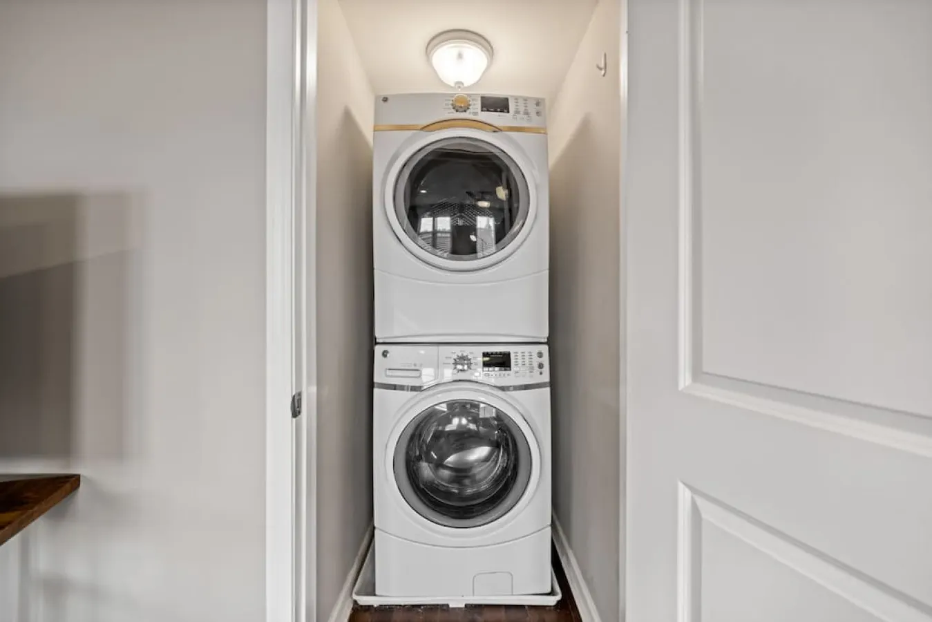 Classy 2BR Condo Near City Centre OTR, UC, Zoo 12