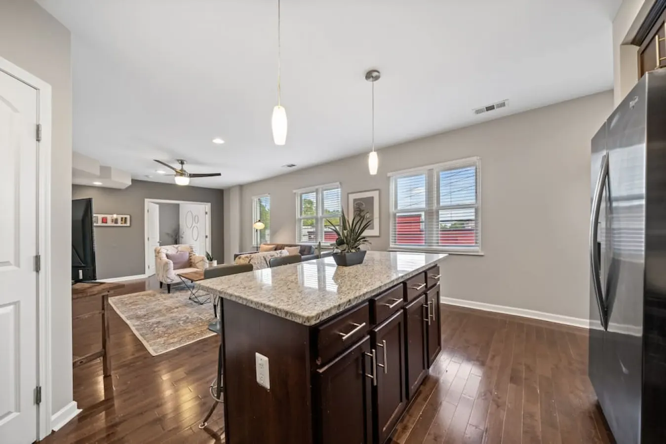 Classy 2BR Condo Near City Centre OTR, UC, Zoo 15