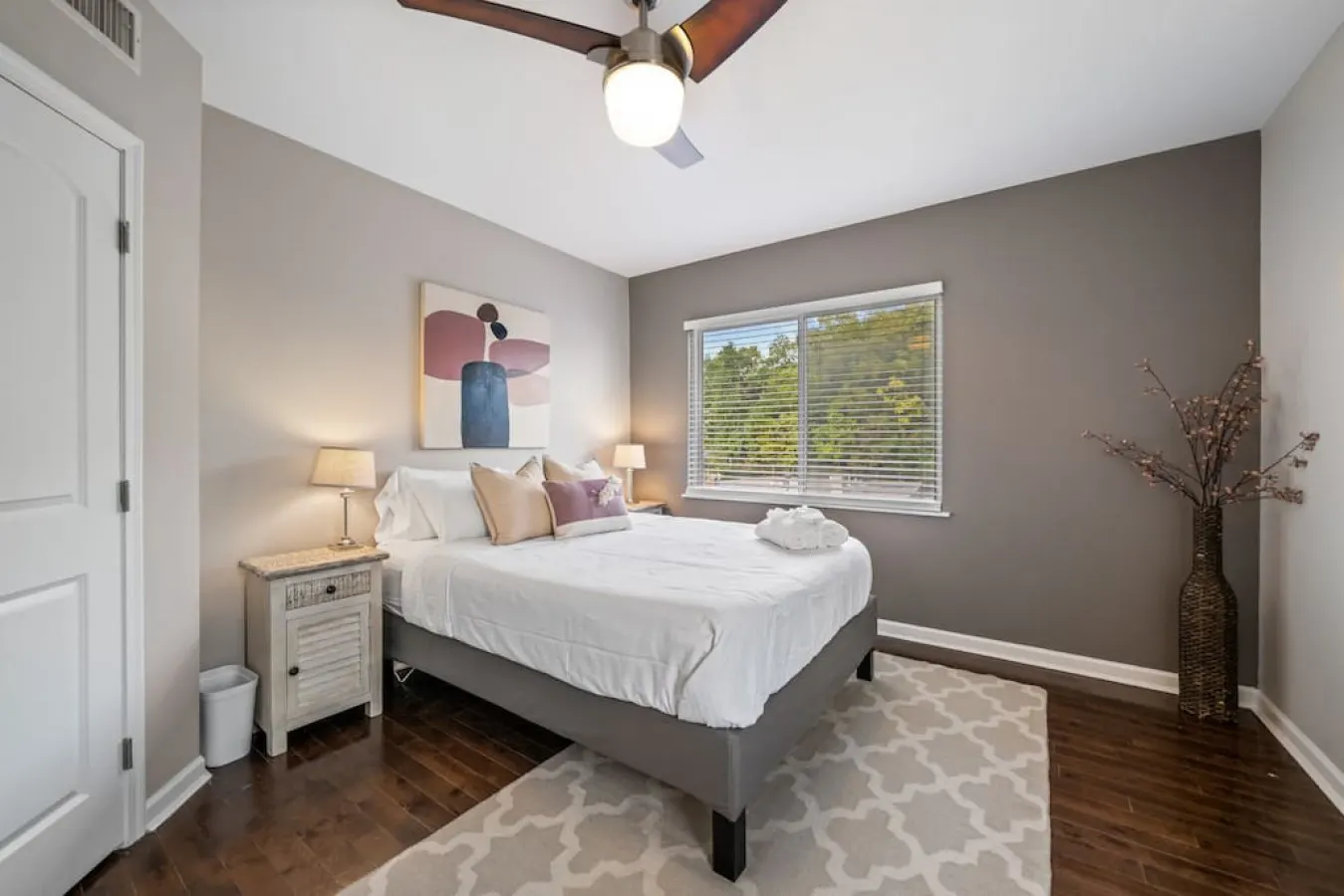 Classy 2BR Condo Near City Centre OTR, UC, Zoo 16