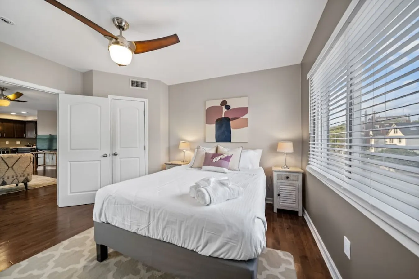 Classy 2BR Condo Near City Centre OTR, UC, Zoo 17