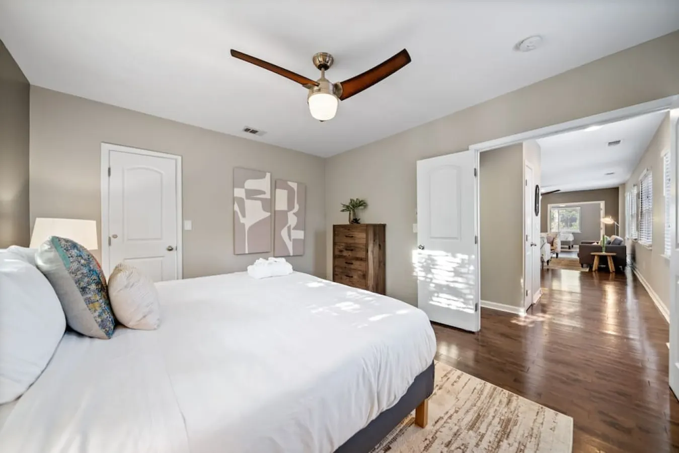 Classy 2BR Condo Near City Centre OTR, UC, Zoo 18