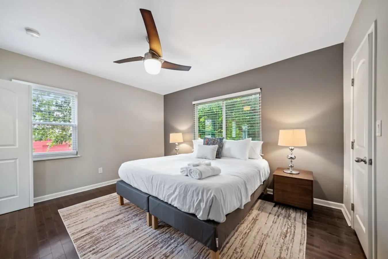 Classy 2BR Condo Near City Centre OTR, UC, Zoo 19