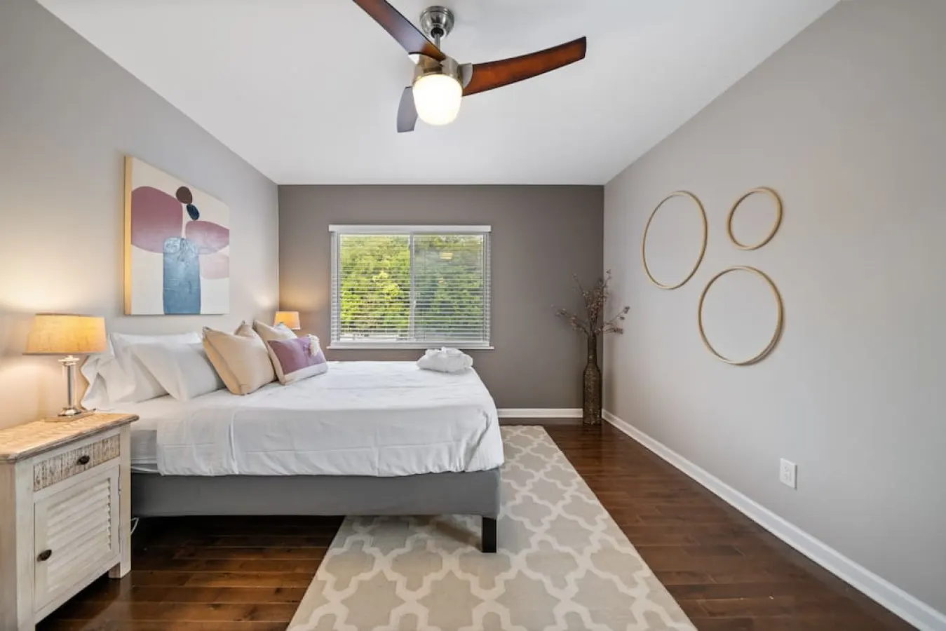 Classy 2BR Condo Near City Centre OTR, UC, Zoo 6